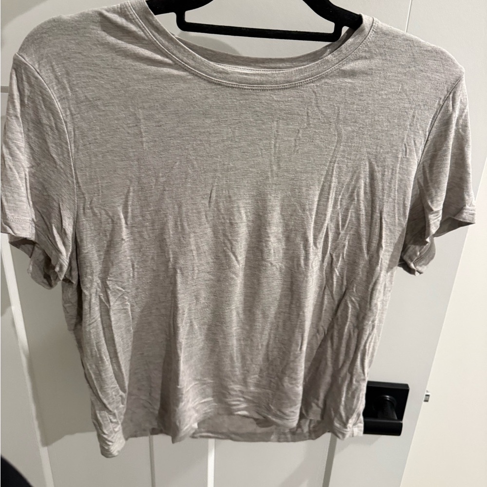 Babaton Short Sleeve Crew Tee in Light Gray